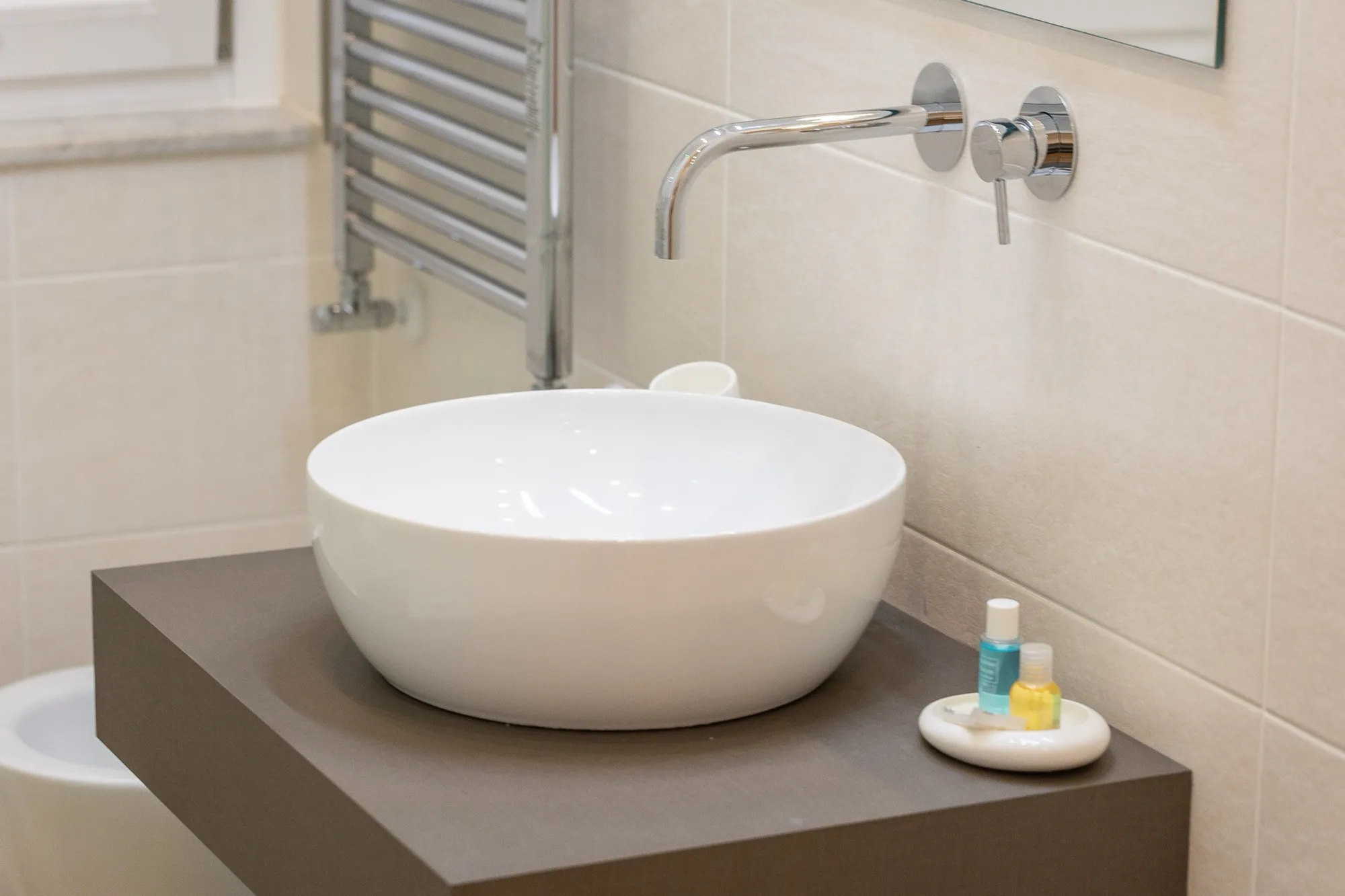 Bathroom of the Poliziano apartment