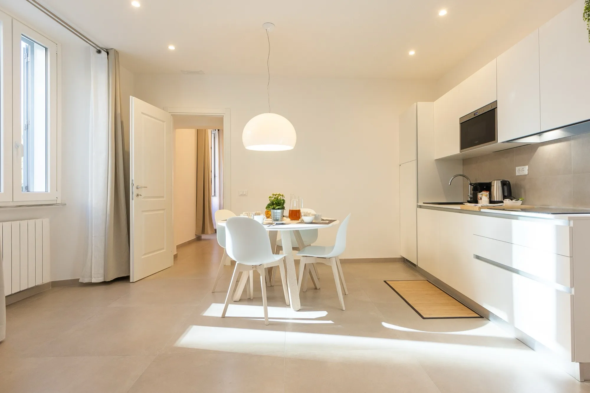 Dining table in the San Giovanni one-bedroom apartment
